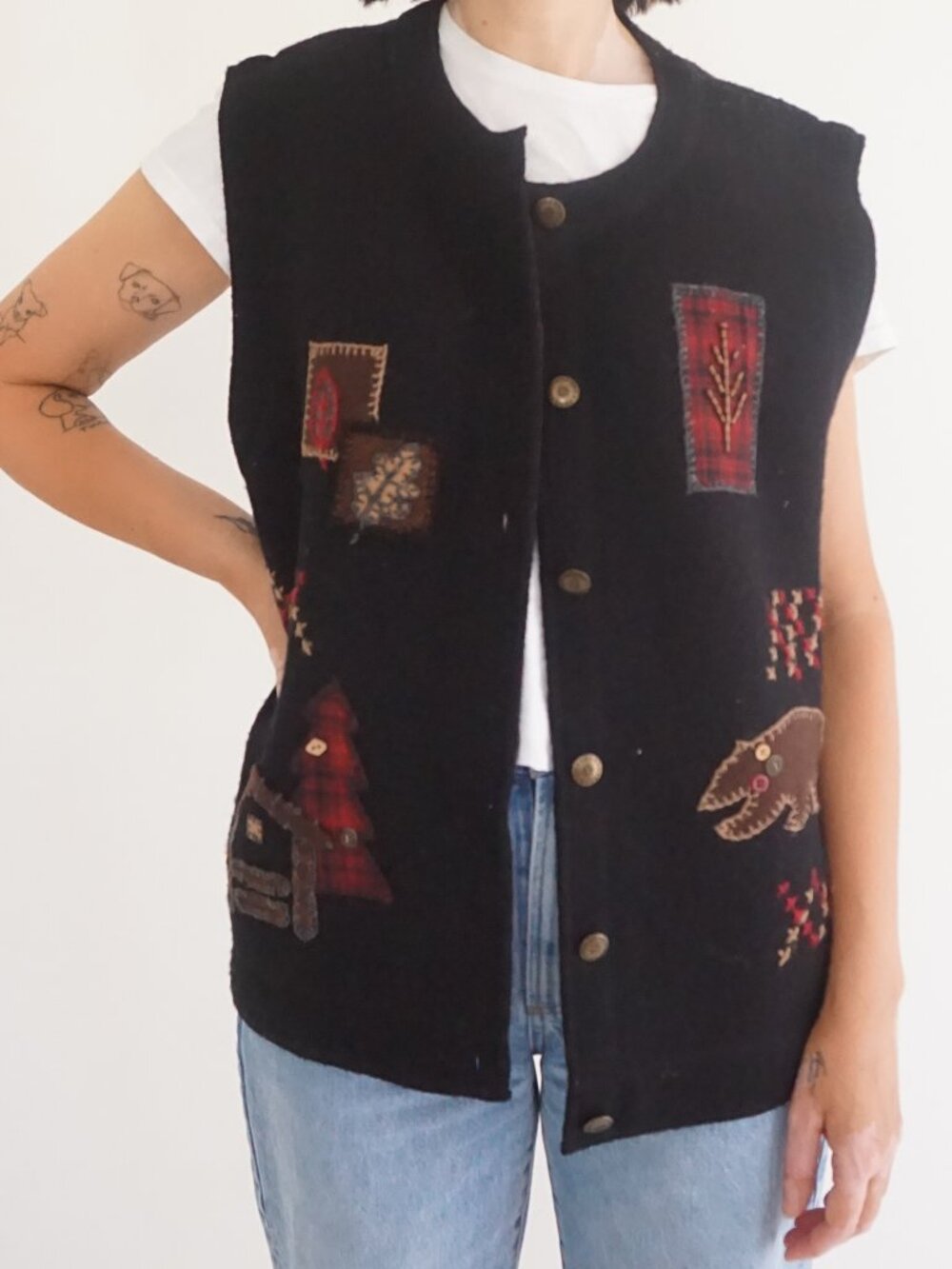 Vintage Woolrich Black Plaid Bear Applique Button Front Wool Vest Outdoor L